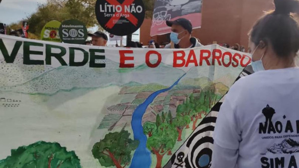Protesto contra a mina