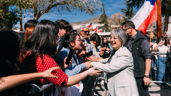 Jeanette Jara em campanha