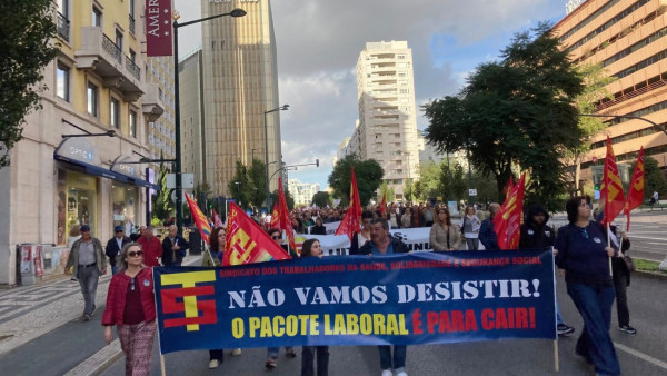 STSSSS na manifestação da CGTP contra o pacote laboral