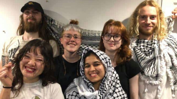 Os seis ativistas absolvidos