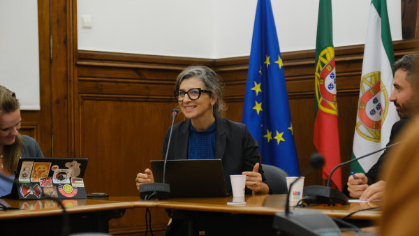 Francesca Albanese no Parlamento português em 2024.
