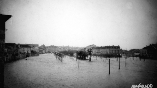 Ciclone que assolou Setúbal - Avenida Luísa Todi, lado nascente, inundada 15 de fevereiro de 1941
