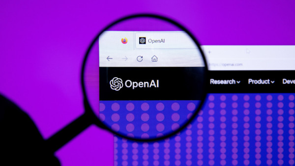 Lupa com logo da OpenAI