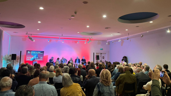 Conversa no Salão Jardim do Coliseu do Porto