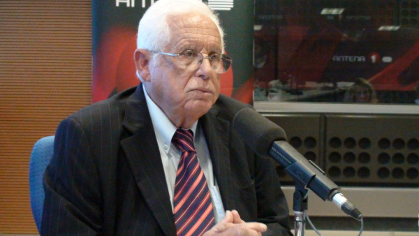 Carlos Brito. 