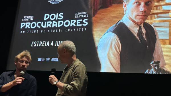 Aleksandr Kuznetsov e Francisco Louçã na apresentação do filme em Lisboa