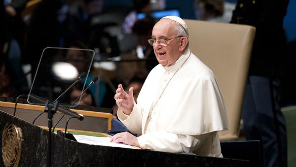Francisco dirige-se à ONU. Foto das Nações Unidas/Flickr.