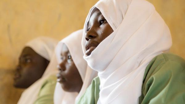 Raparigas sudanesas numa escola da capital, Julho de 2016. Foto de GPE/Flickr.