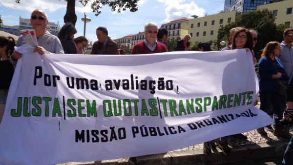 Faixa do Missão Pública Organizada na manifestação do Dia do Trabalhador, em Lisboa, no ano de 2018