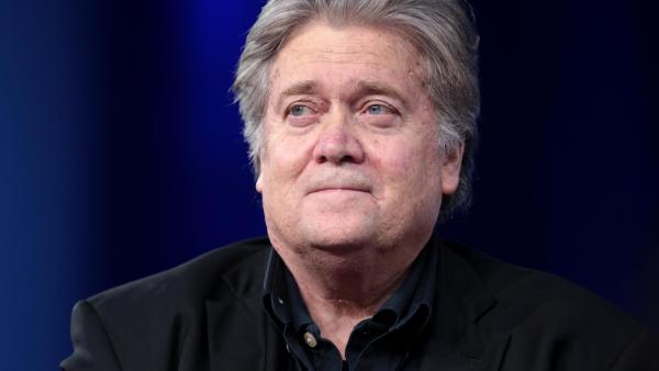 Steve Bannon preso e acusado de fraude de milhões
