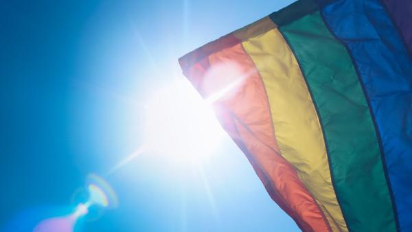 Bandeira Arco-irís por Stock Catalog/Flickr.