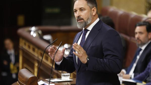 Santiago Abascal, líder do Vox, discursa no parlamento espanhol. Foto: Cortes Espanholas.