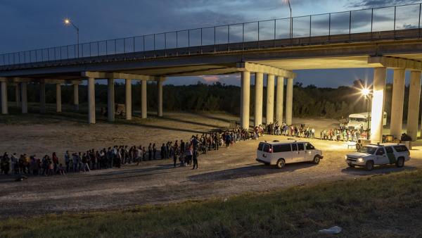 Migrantes detidos na fronteira com EUA. Junho de 2019.