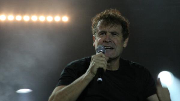Johnny Clegg numa atuação em 2010.