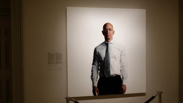 Retrato de Jeff Bezos, o homem mais rico do mundo. Fotografia de Ronald Woan/Flickr.
