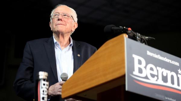 Sanders em campanha em Phoenix, Arizona, março de 2020. Foto de Gage Skidmore/Flickr.