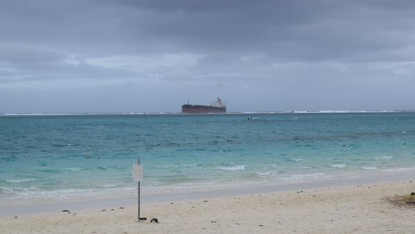 Navio MV Wakashio encalhado perto da Maurícia. Foto de Historic Mauritius/Flickr.