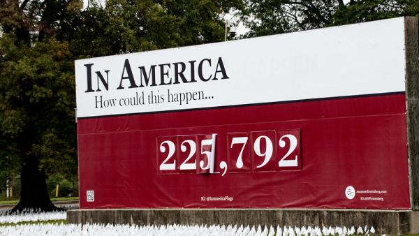 Memorial às vítimas da covid-19 em Washington. Foto de Phil Roeder/Flickr.