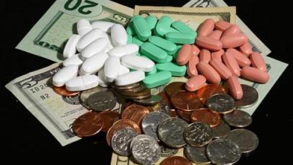 Vinte e cinco empresas farmacêuticas controlam cerca de 50% do mercado mundial. Imagem de Ragesoss (Own work) [CC BY-SA 3.0 (http://creativecommons.org/licenses/by-sa/3.0) or GFDL (http://www.gnu.org/copyleft/fdl.html)], via Wikimedia Commons