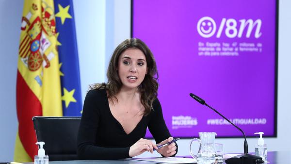 Irene Montero, a ministra da Igualdade espanhola, numa reunião do Conselho de Ministro. Foto:  La Moncloa - Gobierno de España/Flickr.