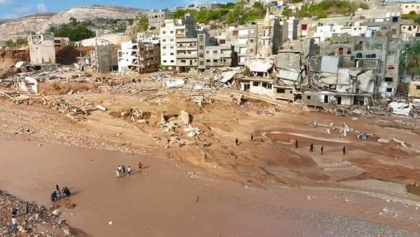Destruição na cidade de Derna, no leste da Líbia.
