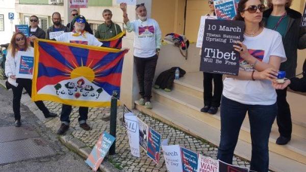 Ação do Grupo de Apoio ao Tibete em 2019, uma das que terá sido comunicada a uma embaixada estrangeira. Foto do grupo no Facebook.