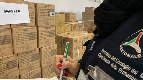 Proteção Civil italiana envia material para as regiões. Foto de Dipartimento Protezione Civile/Flickr.