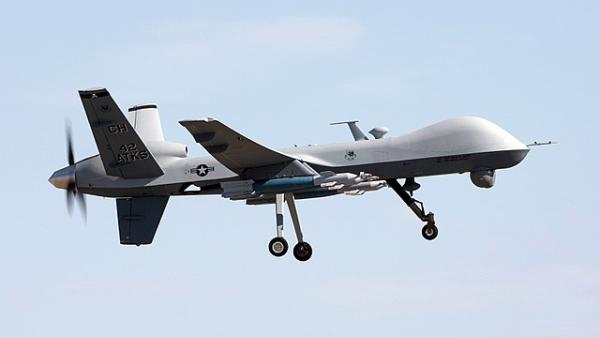 Drone de combate militar dos Estados Unidos numa missão de treino, U.S. Air Force – Foto de Paul Ridgeway / wikipedia