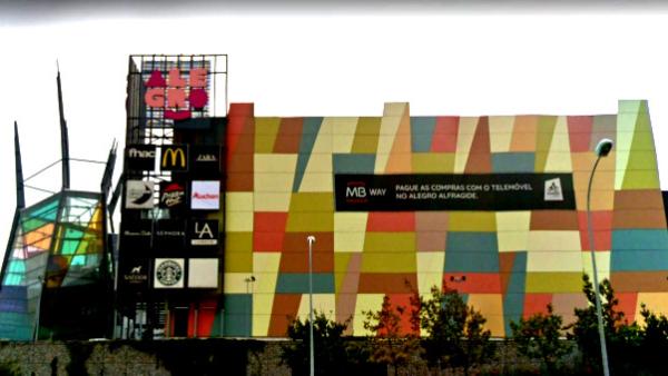 Centro Comercial Alegro em Alfragide. Foto CGTP.