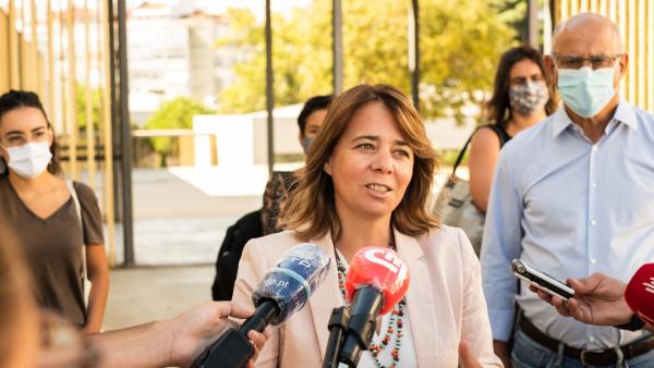 Novo ano letivo: Ministério "tem de começar a contratar professores já”