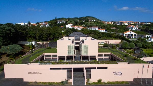 Assembleia Legislativa Regional dos Açores. Foto da instituição.