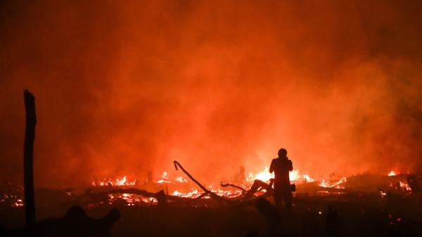 Incêndio em Porto Velho no dia 9 de setembro de 2019. Foto de Fernando Bizerra Jr, Lusa/EPA.