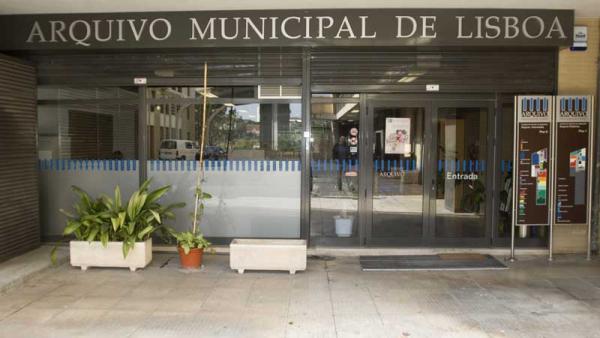 Os arquivos, como as bibliotecas, materializam a memória colectiva - Arquivo Municipal de Lisboa