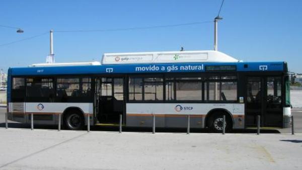 Autocarro da STCP - Foto de arquivo esquerda.net