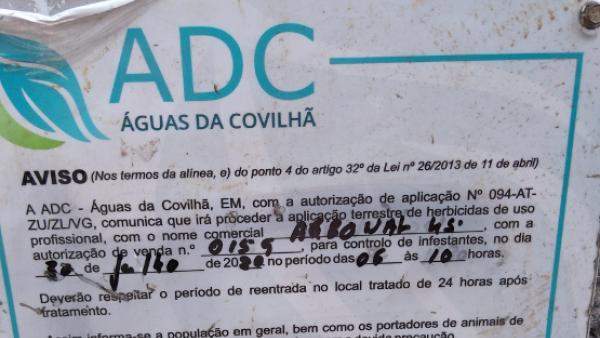 Como se pode ver nesta imagem, a Água da Covilhã está a aplicar o herbicida Arbonal 45, que é um químico que contém o produto cancerígeno glifosato