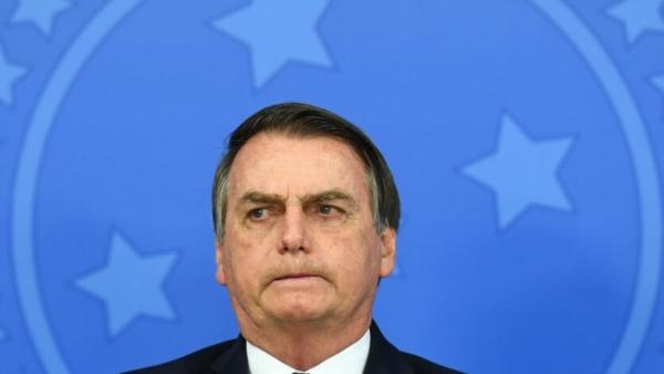Bolsonaro: prisão de Queiroz atingiu-o o mais d o que crise nos Ministérios da Saúde e Educação.