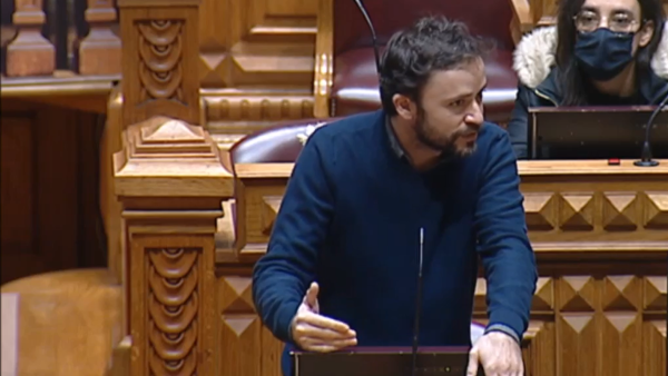 José Soeiro no debate na Assembleia da República