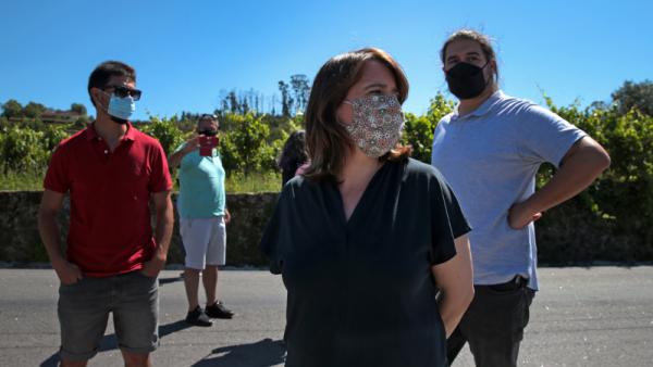 Catarina Martins afirmou: “Não podemos começar o próximo ano letivo nas condições em que fizemos este, porque, por muito que elogiemos, e devemos elogiar, o esforço que foi feito, sabemos que não é assim que pode funcionar a escola”, Tondela, 20 de junho de 2020 - Foto de Nuno André Ferreira/Lusa 