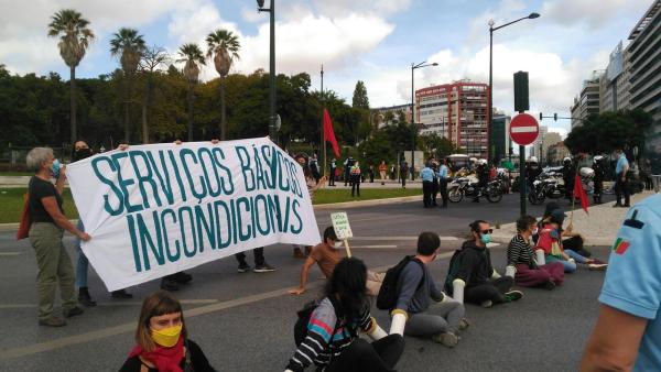 Protesto pelo clima bloqueia Marquês de Pomba
