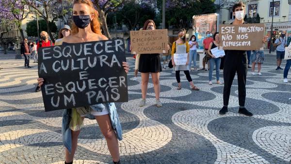 Manifestação de trabalhadores do setor da cultura em Lisboa. Fotografia de esquerda.net.