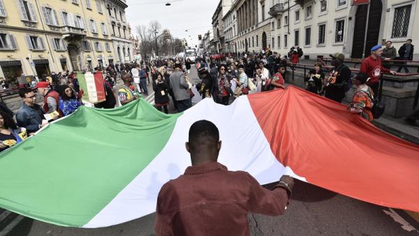 Manifestação anti-racista em Milão