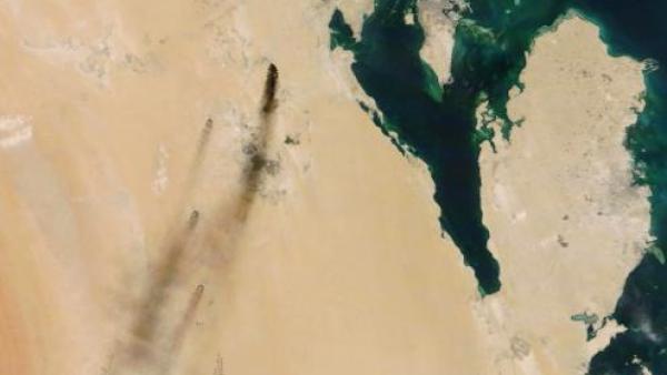 Refinarias da Arábia Saudita foram atacadas com drones em setembro de 2019, o ataque foi reivindicado por rebeldes Huthis do Iémen - Foto: NASA Worldview/EPA/Lusa