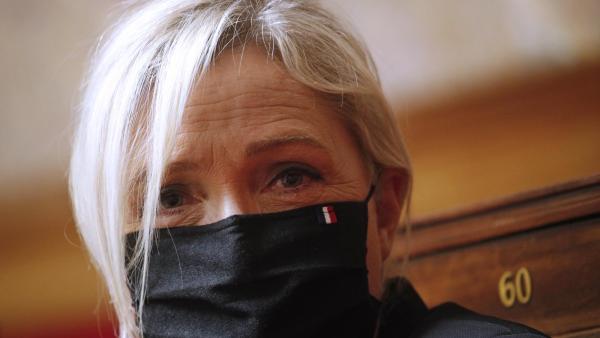 Marine Le Pen, líder do partido de extrema-direita União Nacional no parlamento francês. Foto de YOAN VALAT/EPA/Lusa.