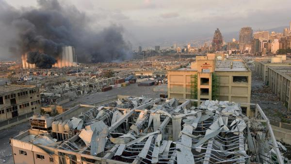 Explosão em Beirute. Foto de WAEL HAMZEH/EPA/Lusa.