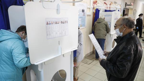 As eleições tiveram lugar em cerca de vinte das 85 regiões da Rússia.