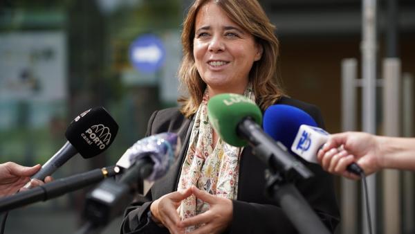 Catarina Martins em declarações aos jornalistas após uma visita ao Instituto de Investigação em Ciências da Vida e Saúde da Universidade do Minho.