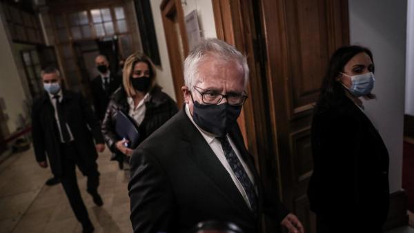 Eduardo Cabrita à entrada para a sua audição parlamentar. Dezembro de 2020. Foto de Mário Cruz/Lusa. 