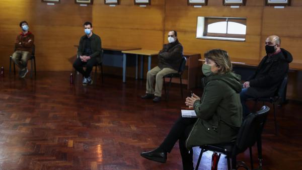 Catarina Martins encontra-se com Técnicos Auxiliares de Saúde. Foto de PAULO NOVAIS/LUSA.