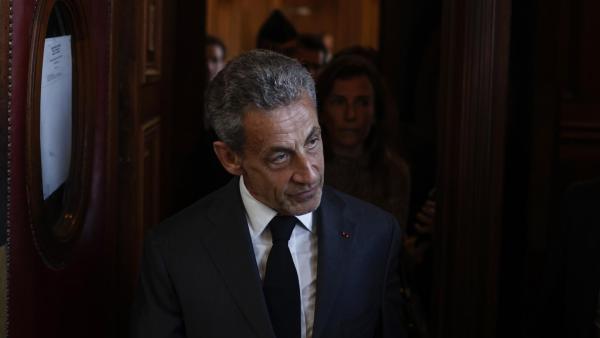 Sarkozy à saída do seu julgamento esta quarta-feira. Foto de YOAN VALAT/EP/Lusa.