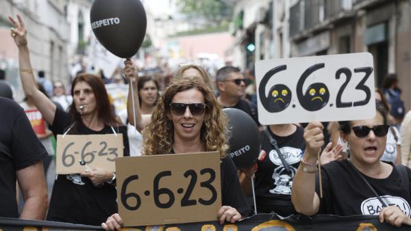 Professores em manifestação esta terça-feira. Foto de ANTÓNIO PEDRO SANTOS/LUSA.